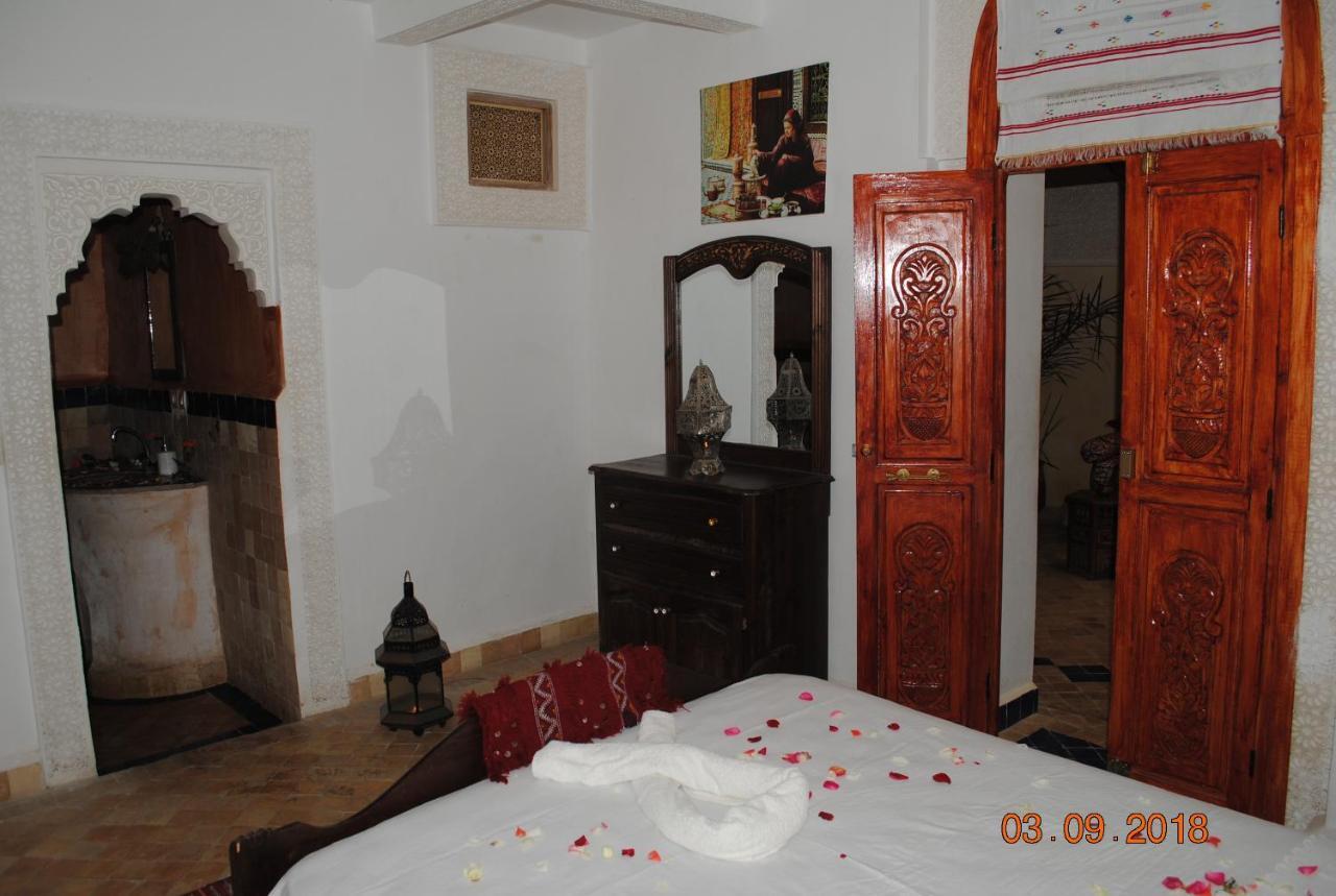 Dar Mounadim Fez Kültér fotó